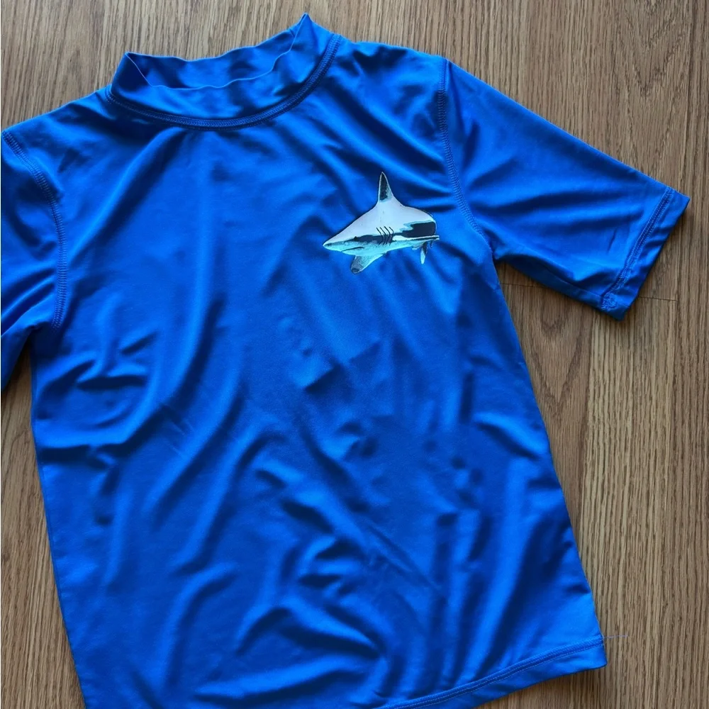 🦈 Cat & Jack Royal Blue Shark Rash Guard Swim Top S (6/7)